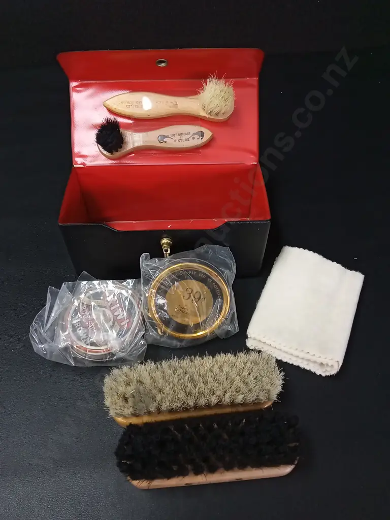 KIWI SHOE SHINE COMPACT Image 1++
