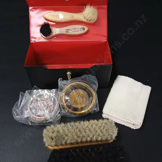 KIWI SHOE SHINE COMPACT