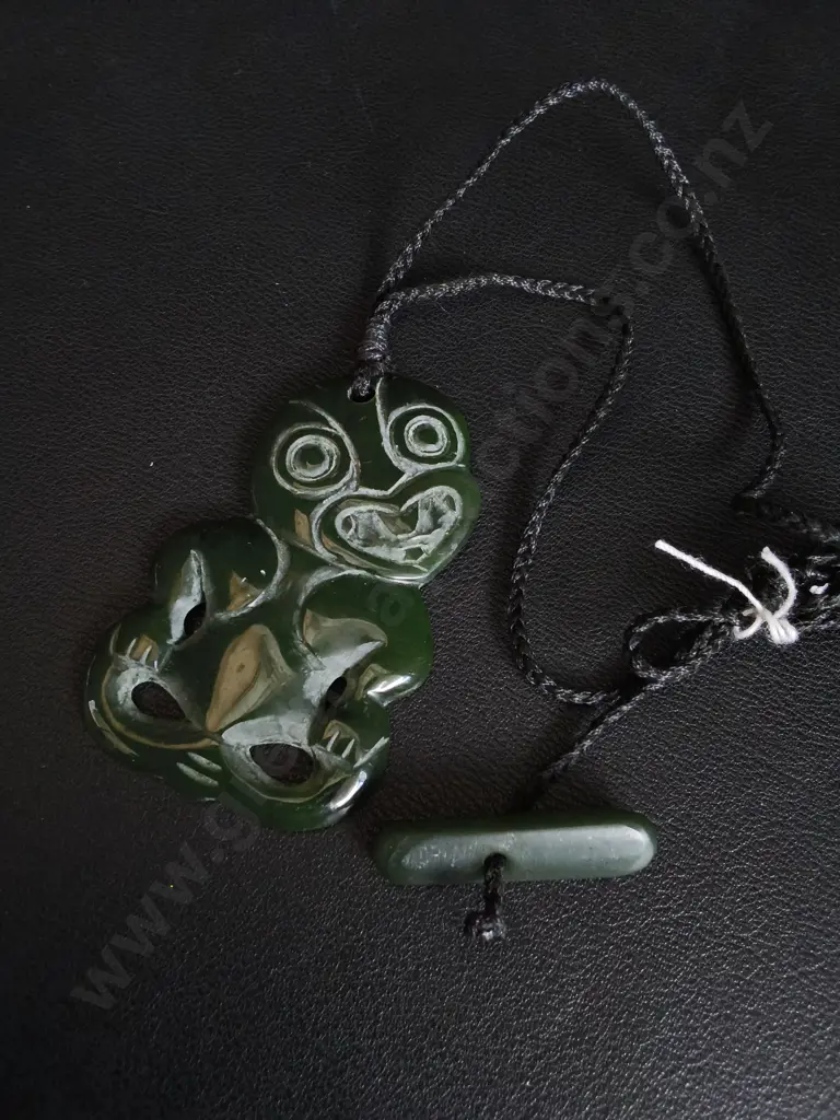 TRADITIONAL MĀORI POUNAMU HEI TIKI PENDANT Image 1++