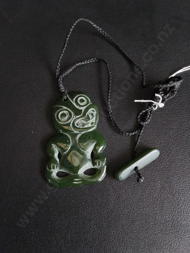 TRADITIONAL MĀORI POUNAMU HEI TIKI PENDANT Image 1++