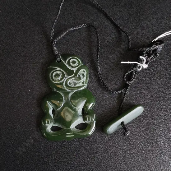 TRADITIONAL MĀORI POUNAMU HEI TIKI PENDANT