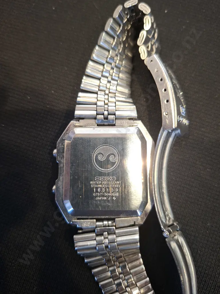 WATCH SEIKO G757 - 5040 SPORTS 100 DIGITAL WATCH Image 1++
