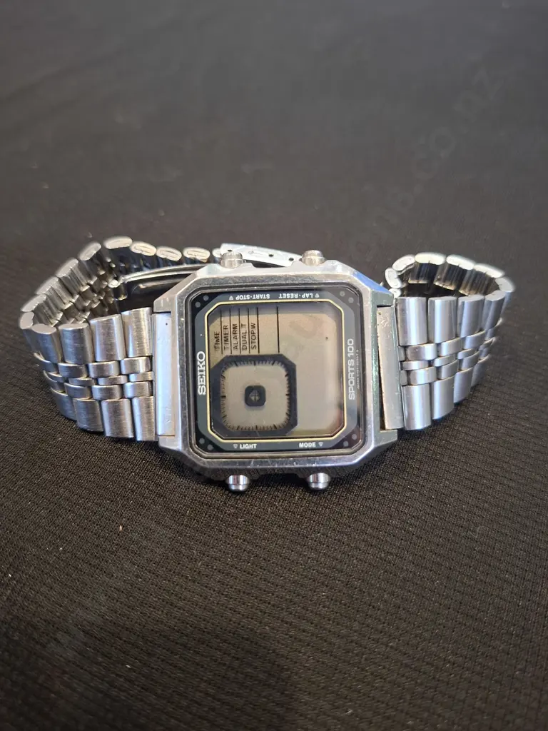 WATCH SEIKO G757 - 5040 SPORTS 100 DIGITAL WATCH Image 1++