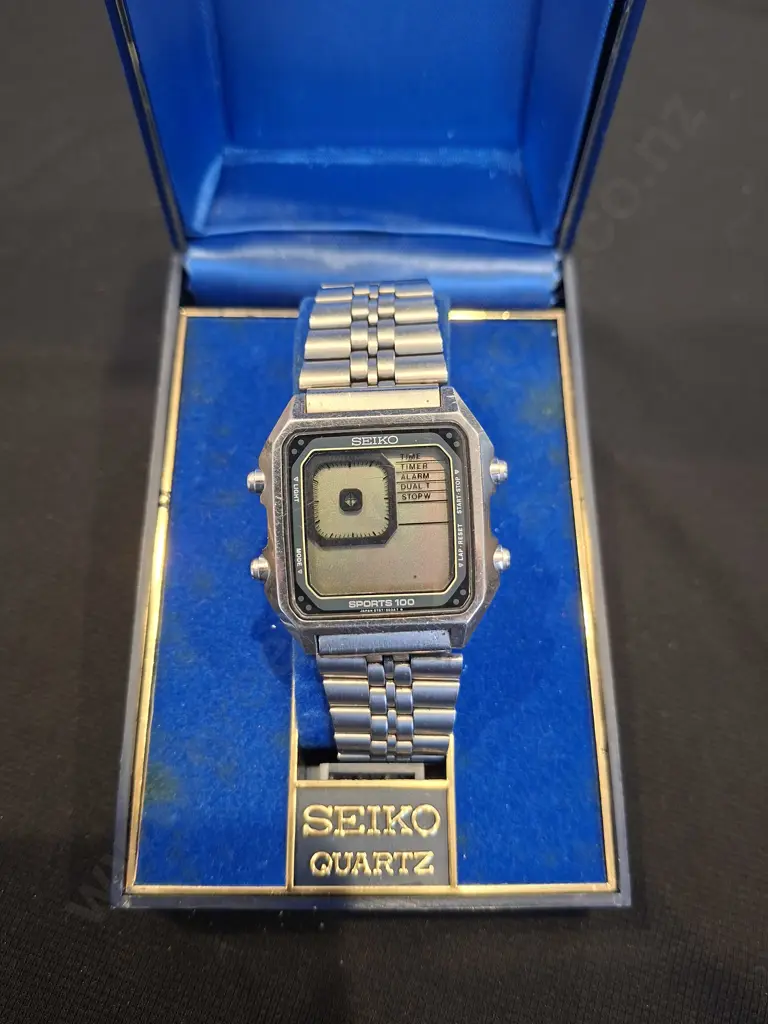 WATCH SEIKO G757 - 5040 SPORTS 100 DIGITAL WATCH Image 1++
