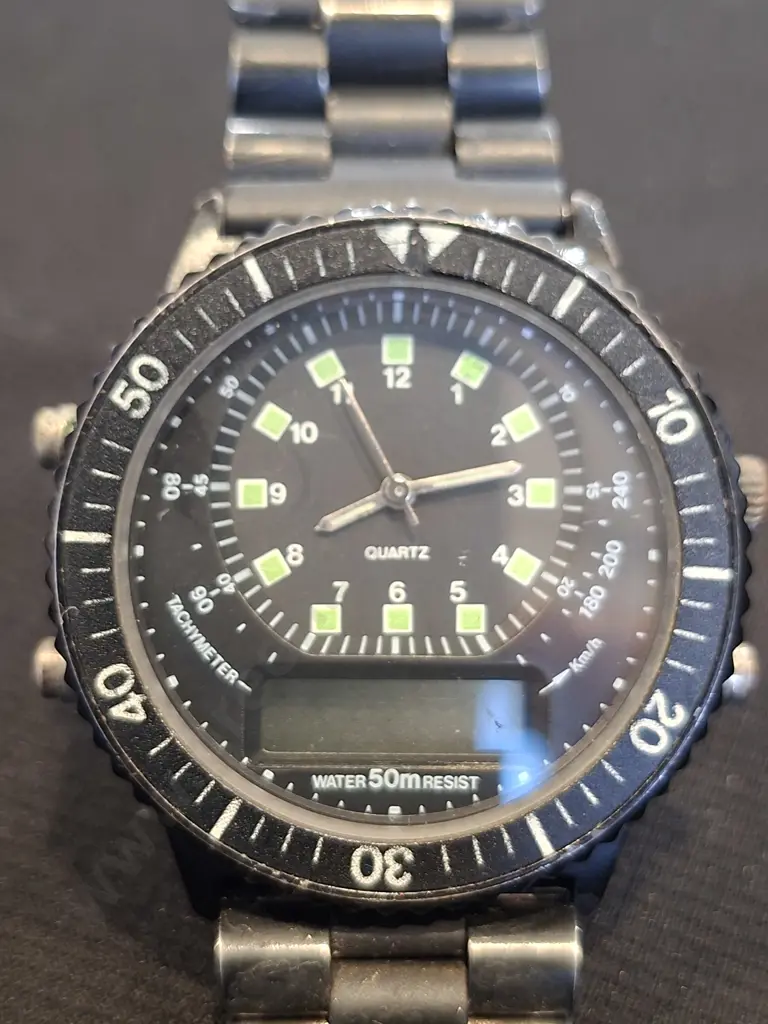 WATCH UNBRANDED DIGITAL / ANALOGUE WATCH WITH ROTATING BEZEL Image 1++