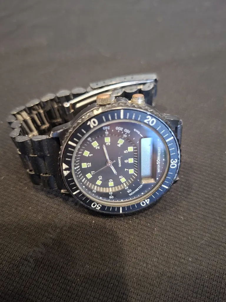WATCH UNBRANDED DIGITAL / ANALOGUE WATCH WITH ROTATING BEZEL Image 1++