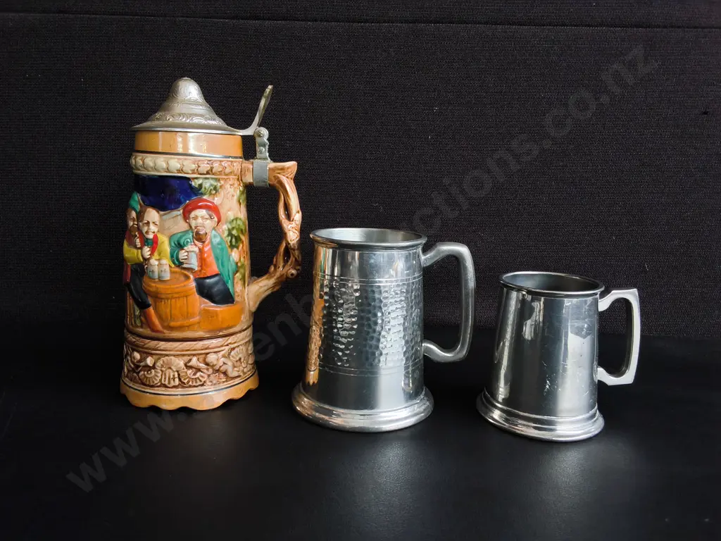 VINTAGE BEER MUG TRIO, LIDDED GERMAN CERAMIC STEIN AND PEWTER TANKARDS, TALLEST H 23 CM, DAMAGE PICTURED Image 1++