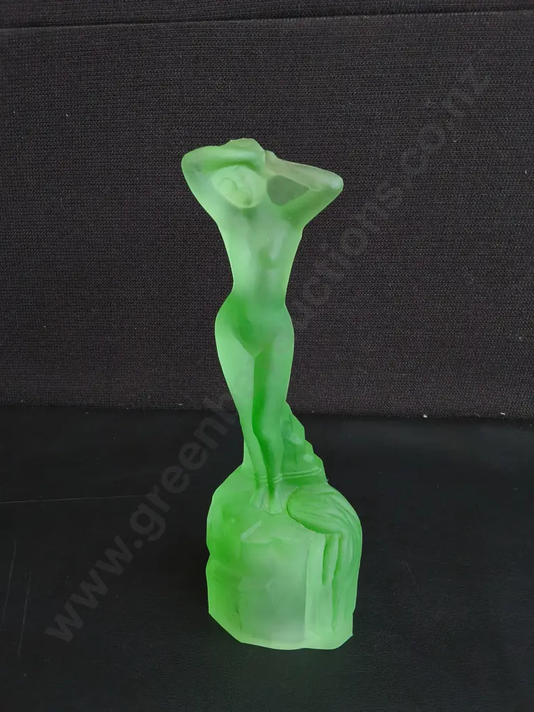 VINTAGE ART DECO GREEN GLASS "ANDROMEDA" NUDE FIGURINE CENTRE PIECE, H 23 CM Image 1++