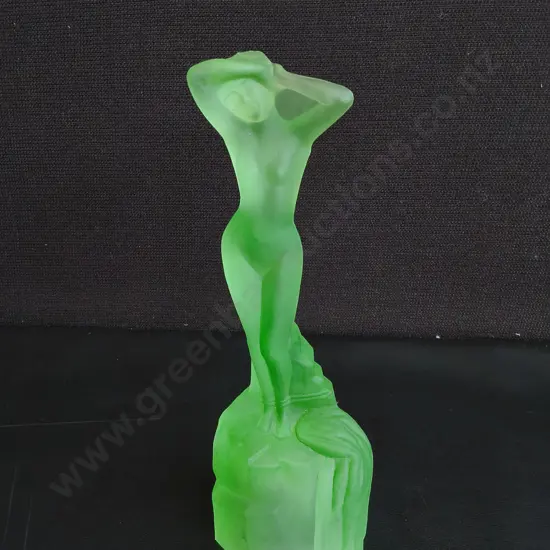 VINTAGE ART DECO GREEN GLASS "ANDROMEDA" NUDE FIGURINE CENTRE PIECE, H 23 CM