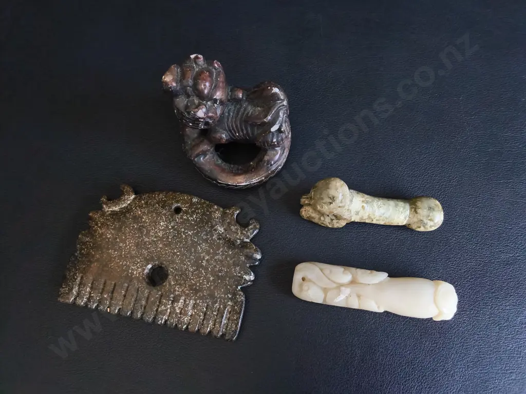 VINTAGE CHINESE CARVED JADE AND STONE ITEMS, 4 PIECES, TALLEST H 6 CM Image 1++