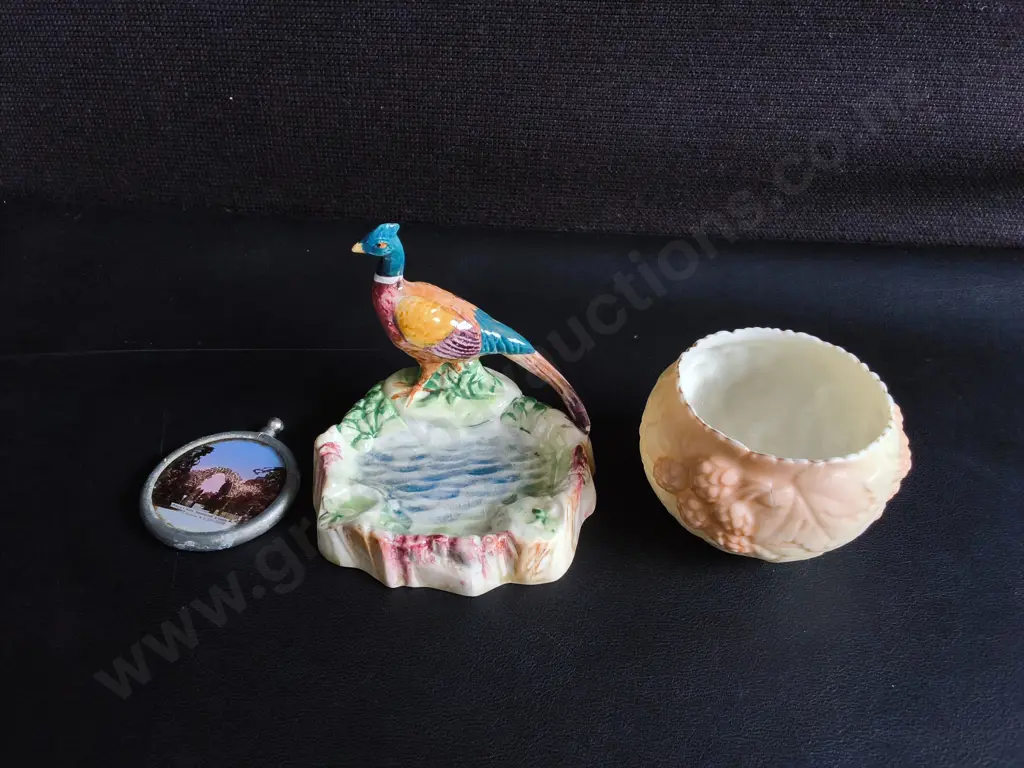 3 PIECES VINTAGE DECORATIVE ITEMS,TALLEST H 9 CM Image 1++