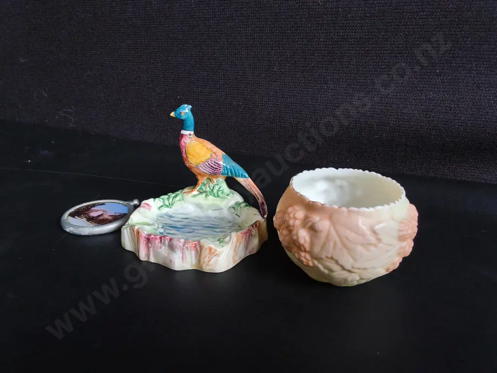 3 PIECES VINTAGE DECORATIVE ITEMS,TALLEST H 9 CM Image 1++