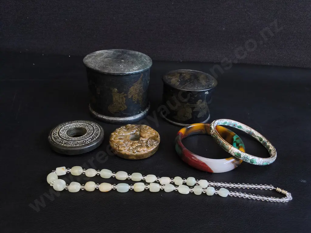 COLLECTION OF TRADITIONAL ASIAN VINTAGE ARTIFACTS, 7 PIECES, TALLEST H 7 CM Image 1++