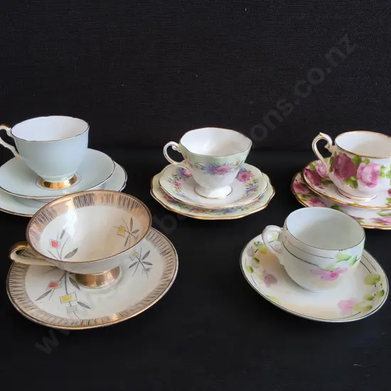 5 VINTAGE TEA CUP AND SAUCER SETS, INCLUDING BONE CHINA