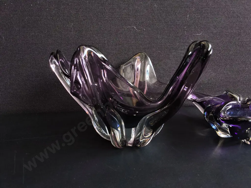 PAIR OF VINTAGE PURPLE FREEFORM ART GLASS BOWLS/ASHTRAYS, TALLEST H 16 CM Image 1++