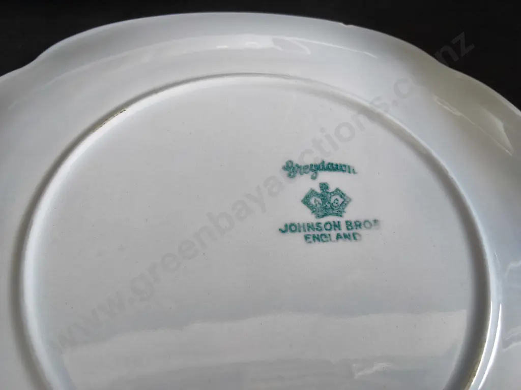 VINTAGE JOHNSON BROS GREYDAWN SERVING WARE, 6 PIECES, INCLUDING TUREENS, PLATTERS, SAUCE BOAT, WIDEST W 36 CM Image 1++
