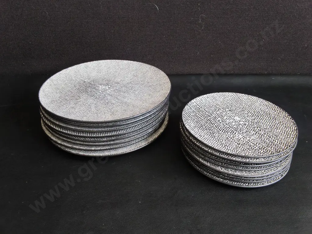 SET OF 16 PLATES, WIDEST DIA 27 CM Image 1++