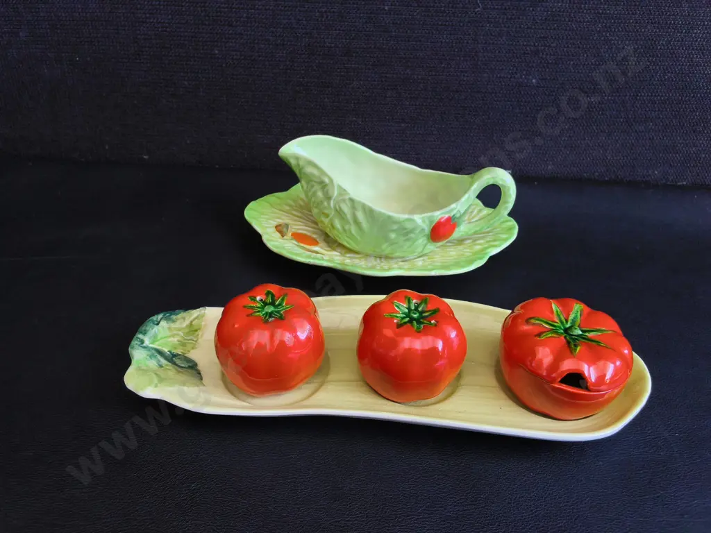 VINTAGE CERAMIC CARLTONWARE "SALAD WARE", INCLUDING CRUET SET TRAY, AND GRAVY BOAT SET, WIDEST W 22 CM Image 1++