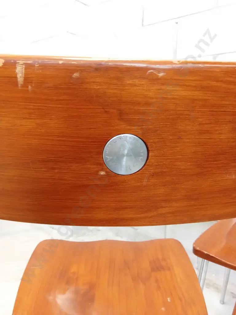 4 WOODEN CHAIRS WITH METAL FRAMES Image 1++