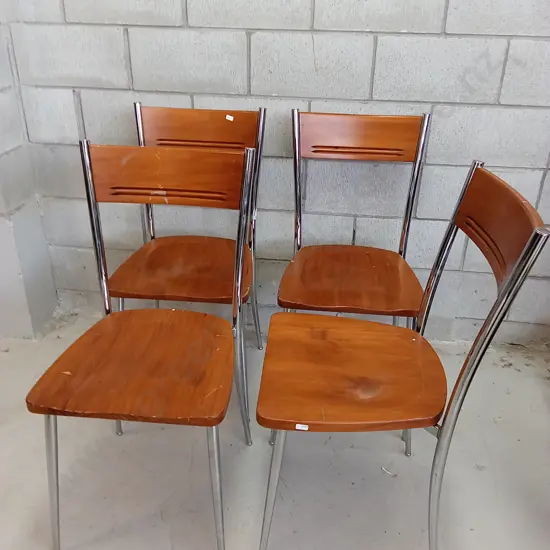 4 WOODEN CHAIRS WITH METAL FRAMES