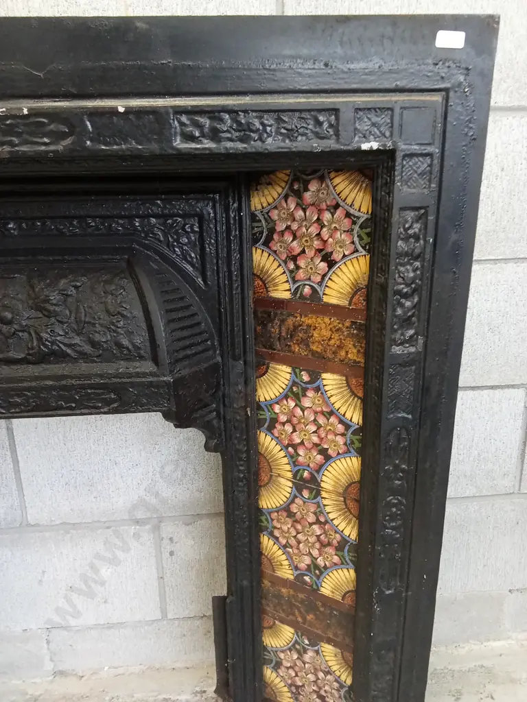 CAST IRON TILED FIREPLACE INSERT, 96CM X 96CM Image 1++