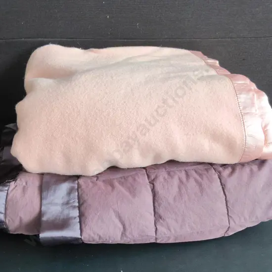 PAIR OF BLANKETS, INCLUDING ONE WOOLEN