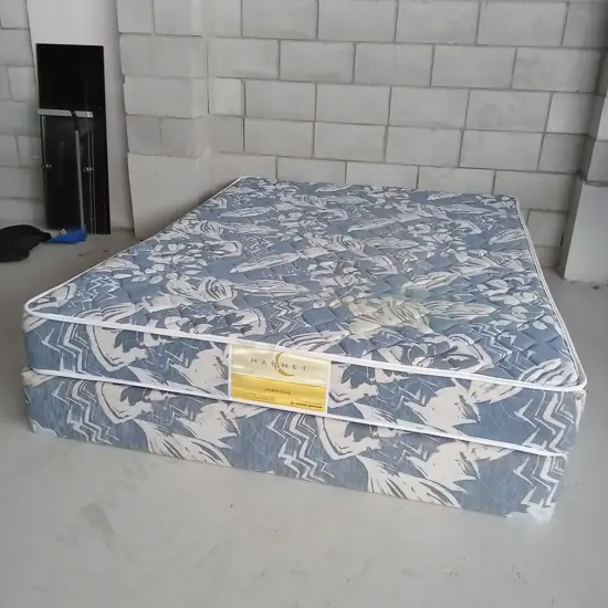 QUEEN MAGNET MATTRESS WITH MATCHING BASE