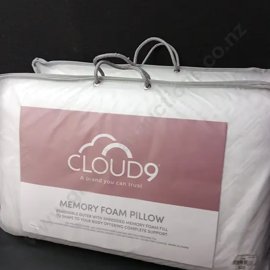 2 BRAND NEW CLOUD 9 MEMORY FOAM PILLOWS