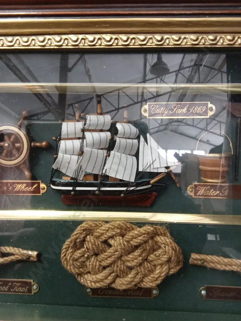 VINTAGE NAUTICAL SHADOW BOX L36CM H26CM Image 1++