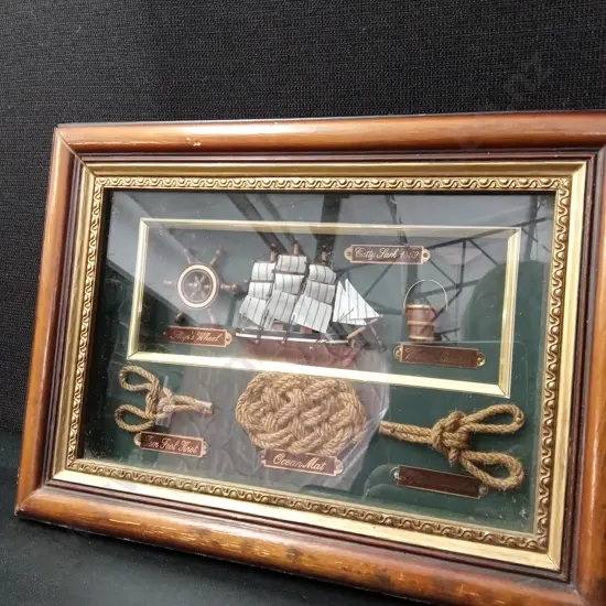 VINTAGE NAUTICAL SHADOW BOX L36CM H26CM