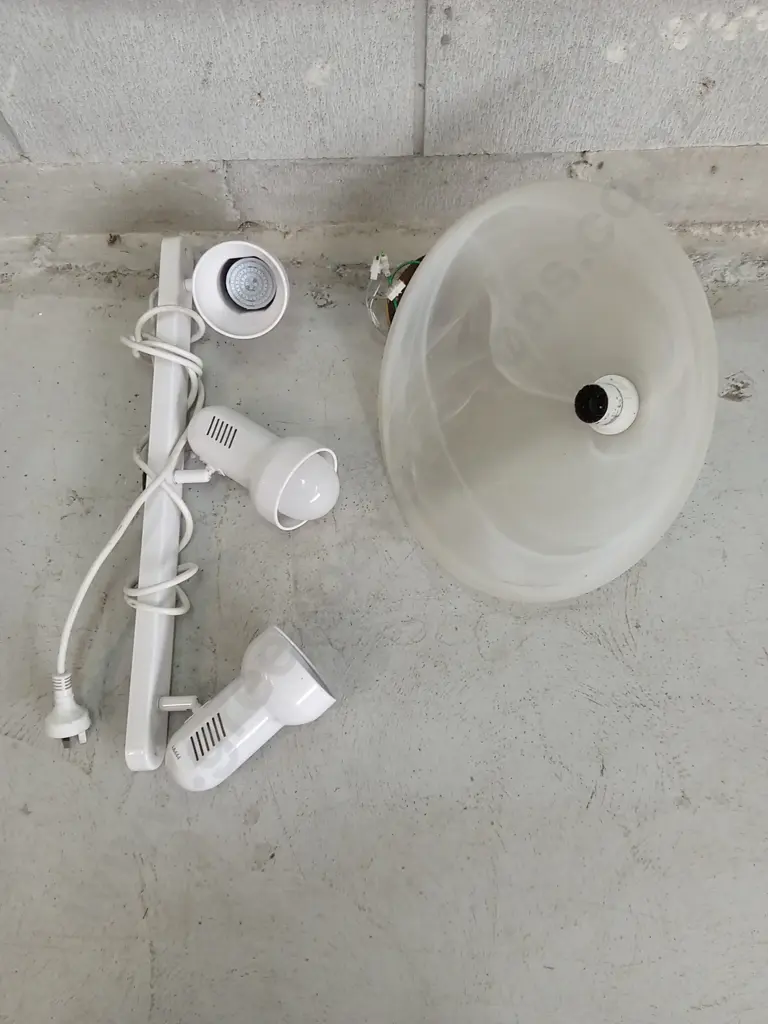 LIGHT FIXTURES Image 1++