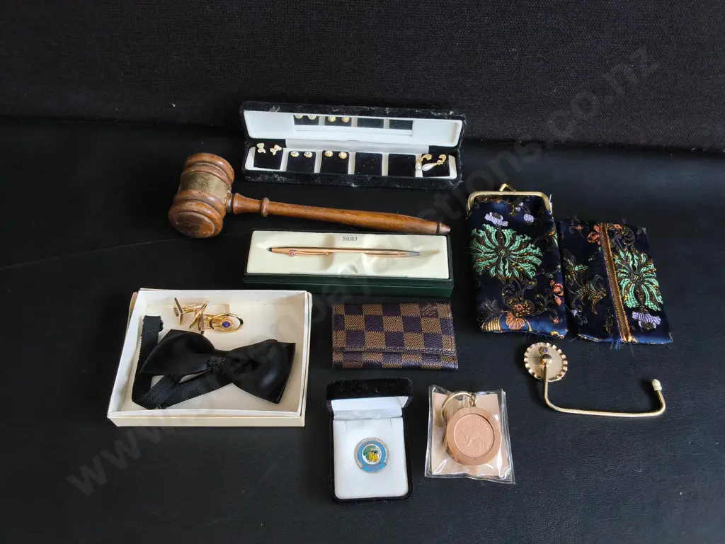 MIX OF VINTAGE ITEMS Image 1++