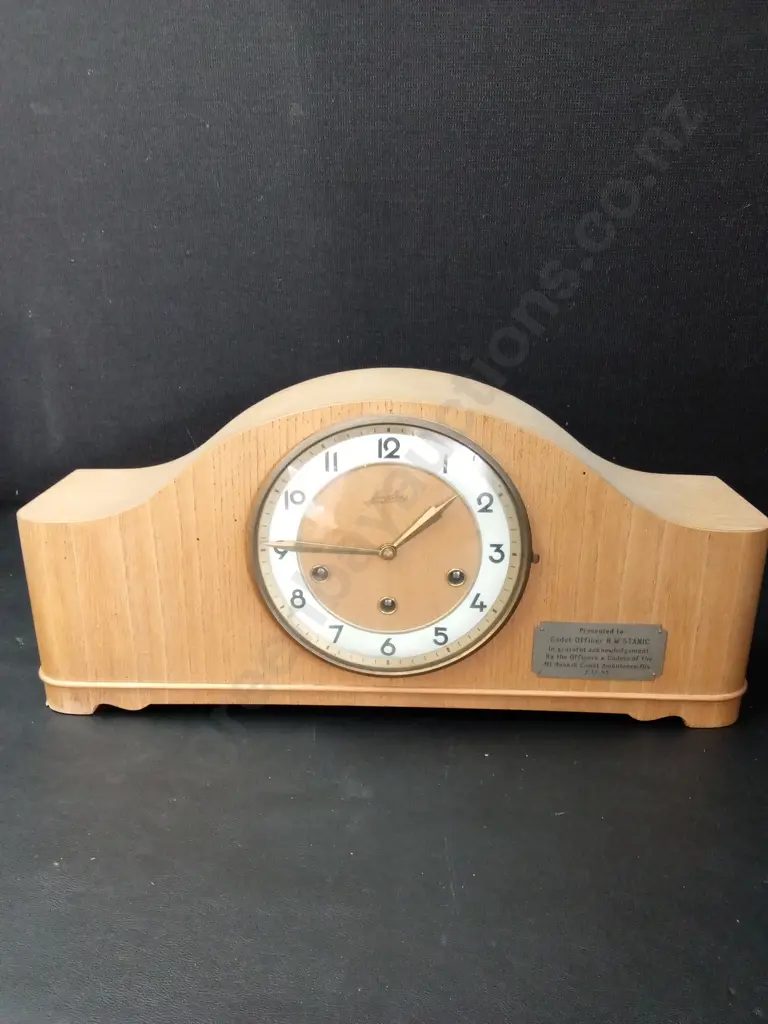 VINTAGE JUNGHANS MECHANICAL MANTEL CLOCK H21CM Image 1++