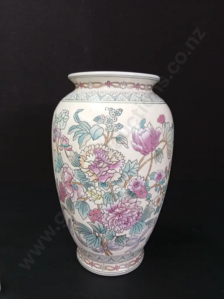 FAMILLE ROSE EMBOSSED VASE H31CM Image 1++