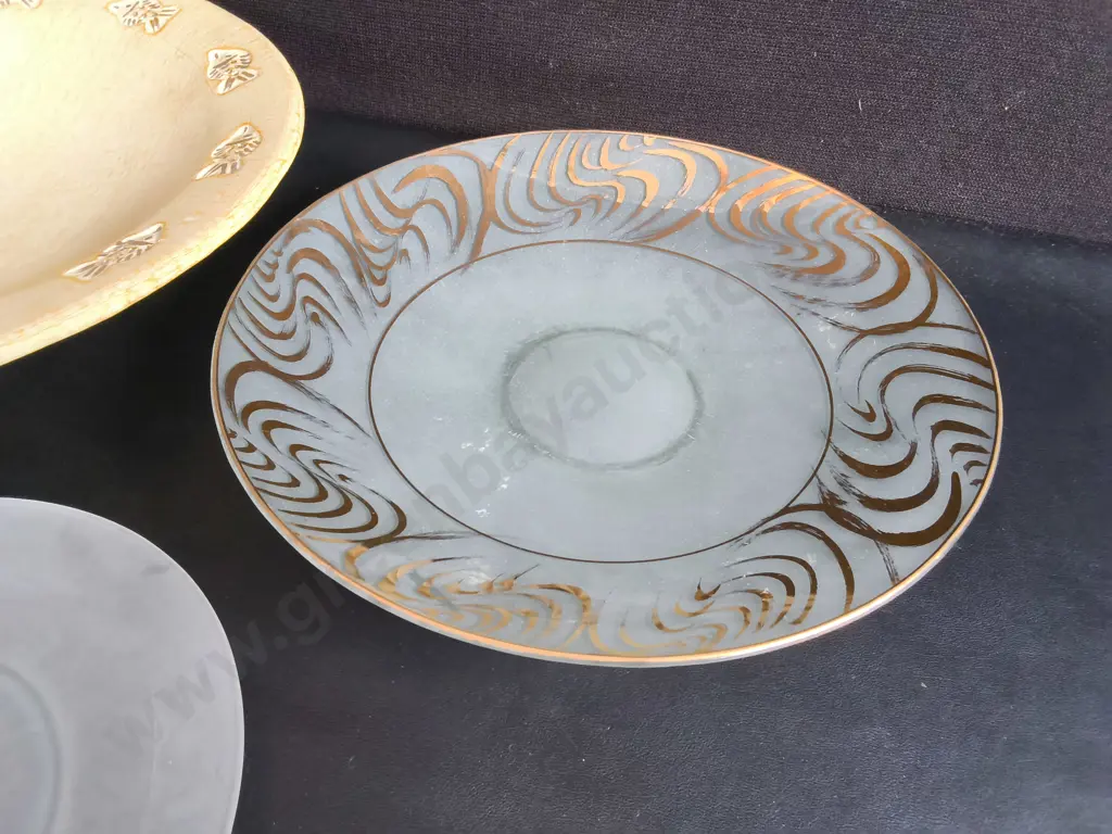 3 LARGE SERVING PLATTERS, INCLUDING ONE CERAMIC, WIDEST DIA 49 CM Image 1++