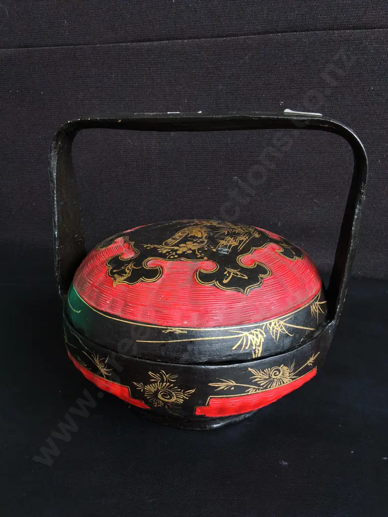 VINTAGE CHINESE PERANAKAN WEDDING BASKET, H 22 CM Image 1++