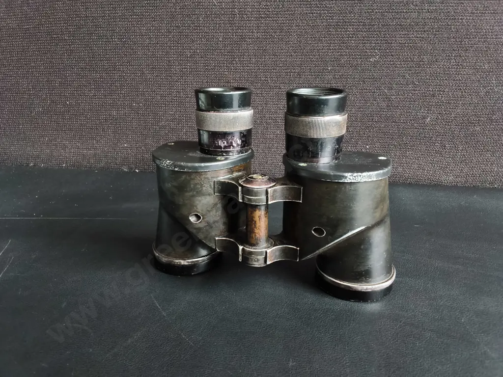 VINTAGE WORLD WAR II ERA MILITARY 5 X MAGNIFICATION BINOCULARS Image 1++
