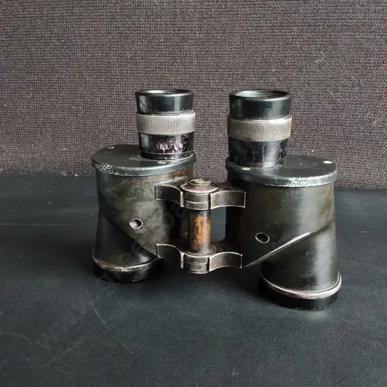 VINTAGE WORLD WAR II ERA MILITARY 5 X MAGNIFICATION BINOCULARS
