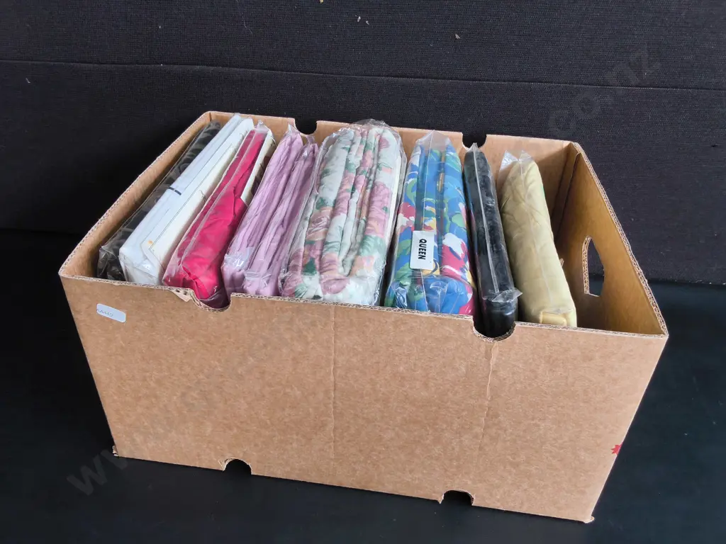 BOX OF BRAND NEW BED LINEN Image 1++
