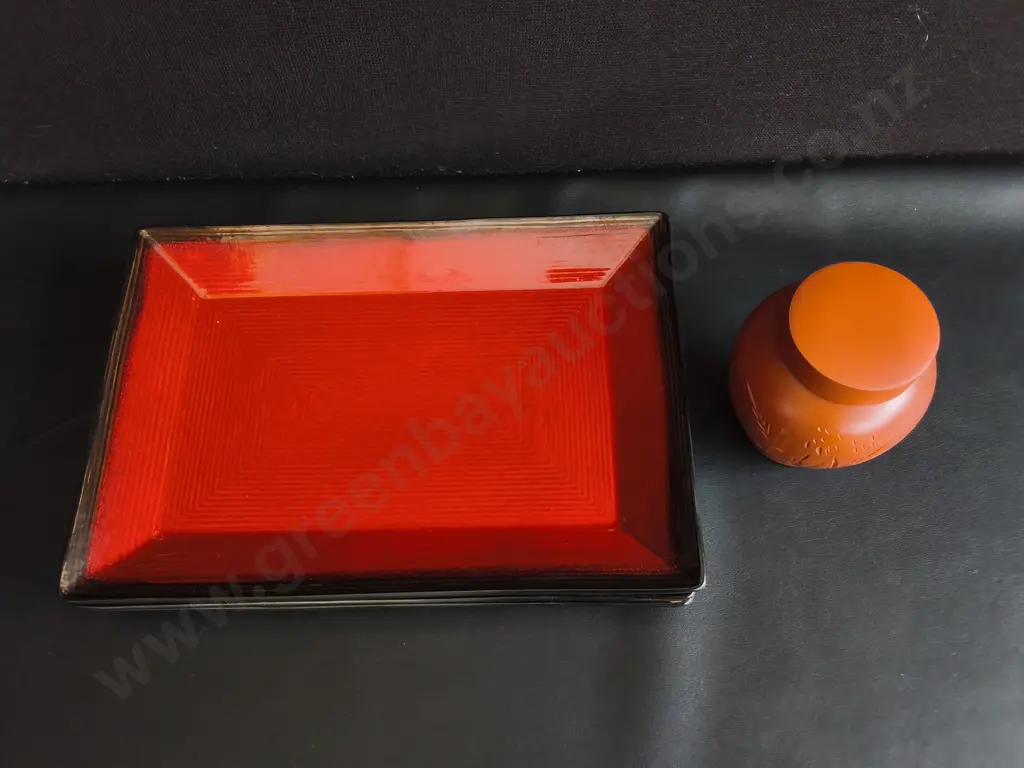 SET OF 3 RED SERVING PLATTERS AND CERAMIC LIDDED JAR, WIDEST W 39 CM Image 1++