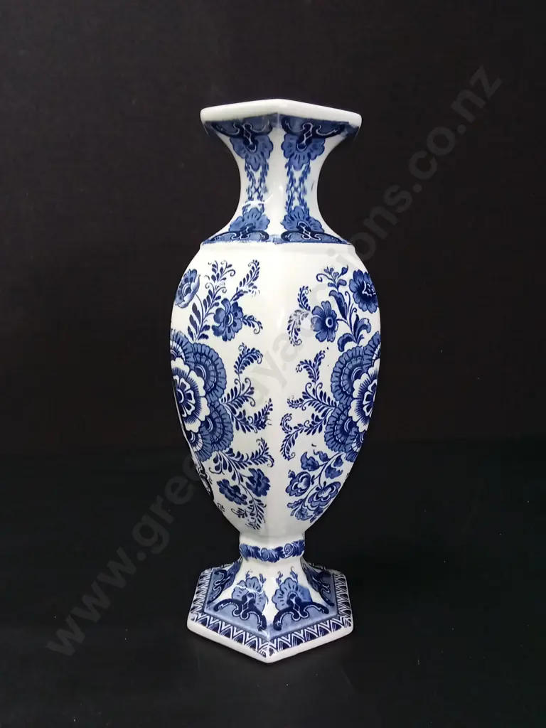 DELFTS HEXAGONAL PEACOCK VASE ROYAL SPHINX H30CM Image 1++