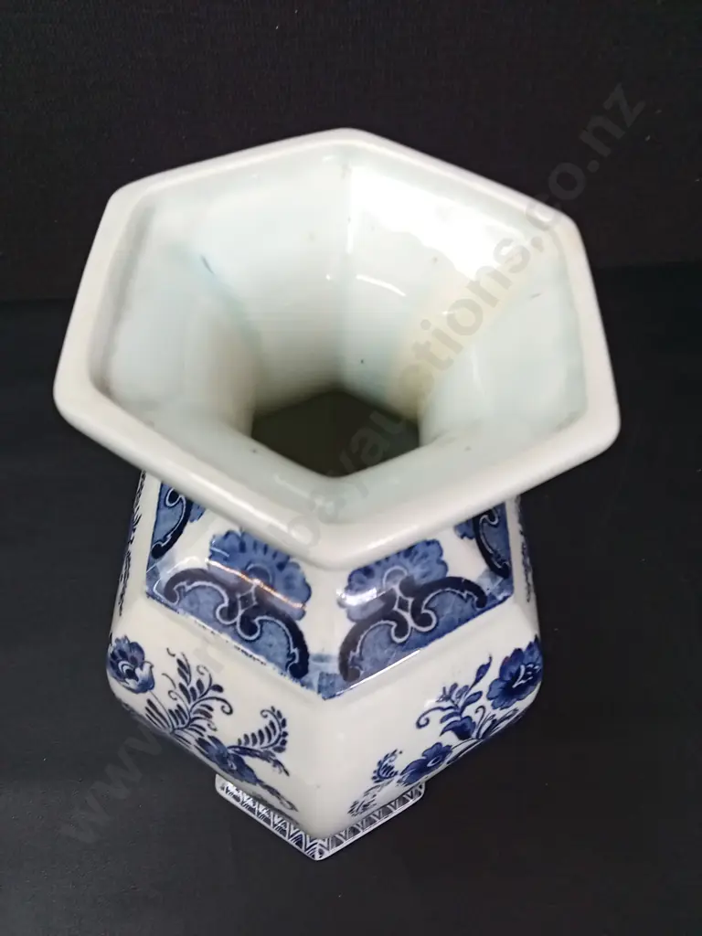 DELFTS HEXAGONAL PEACOCK VASE ROYAL SPHINX H30CM Image 1++