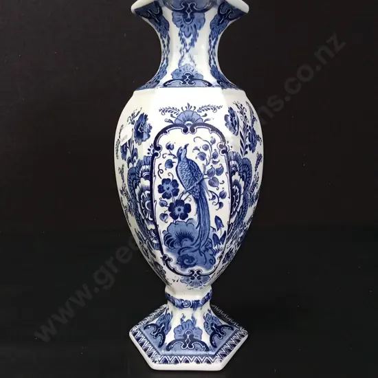 DELFTS HEXAGONAL PEACOCK VASE ROYAL SPHINX H30CM