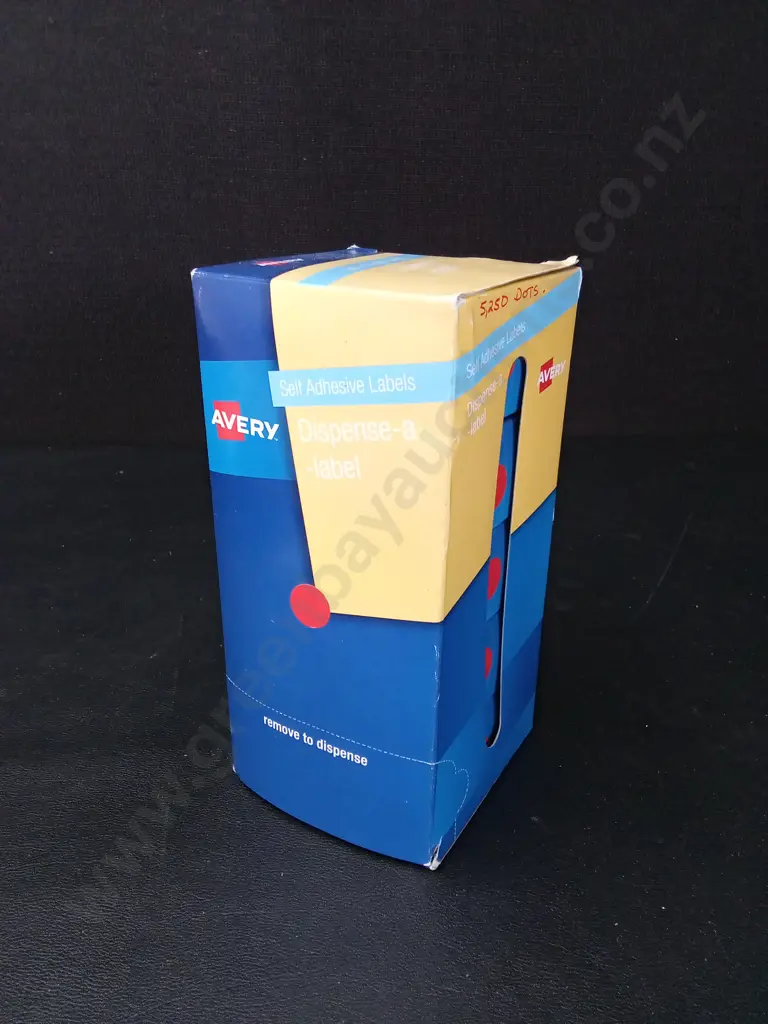 5,250 RED ADHESIVE DOTS Image 1++