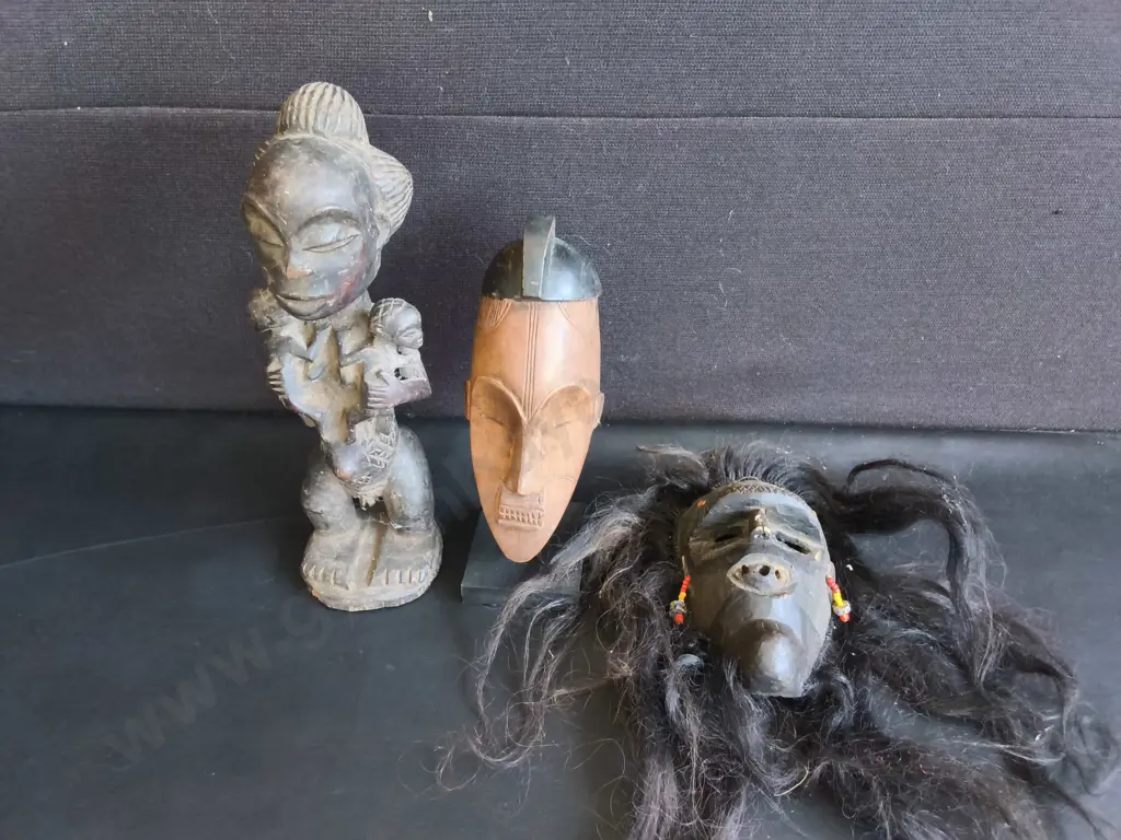 COLLECTION OF TRADITIONAL AFRICAN HAND CARVED WOOD ART, 3 PIECES, TALLEST H 38 CM Image 1++