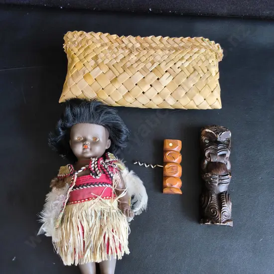 VINTAGE MĀORI DOLL, CARVED TEKOTEKO, FLAX KETE AND CORKSCREW, TALLEST H 24 CM