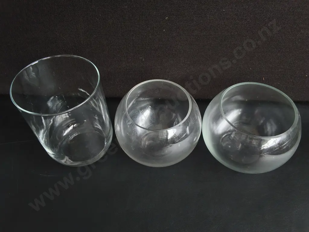 3 GLASS VASES, TALLEST H 20 CM Image 1++