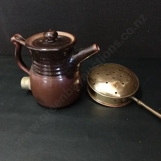 TEAPOT H21CM AND VINTAGE BED WARMER