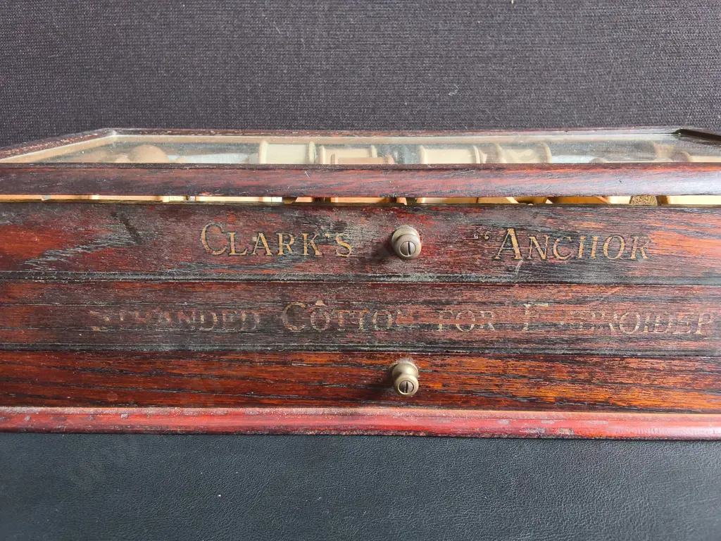 ANTIQUE CLARK'S "ANCHOR" STRANDED COTTON FOR EMBROIDERY WOODEN SEWING THREAD DISPLAY AND STIRAGE CABINET, W 40 CM Image 1++