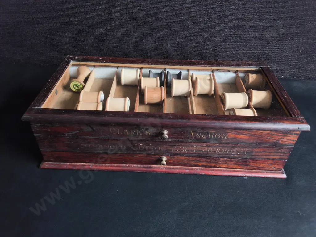 ANTIQUE CLARK'S "ANCHOR" STRANDED COTTON FOR EMBROIDERY WOODEN SEWING THREAD DISPLAY AND STIRAGE CABINET, W 40 CM Image 1++
